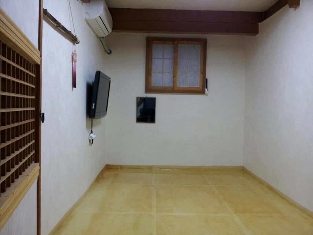 Han Hanok Guesthouse Сеул Екстериор снимка